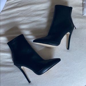 Heeled booties